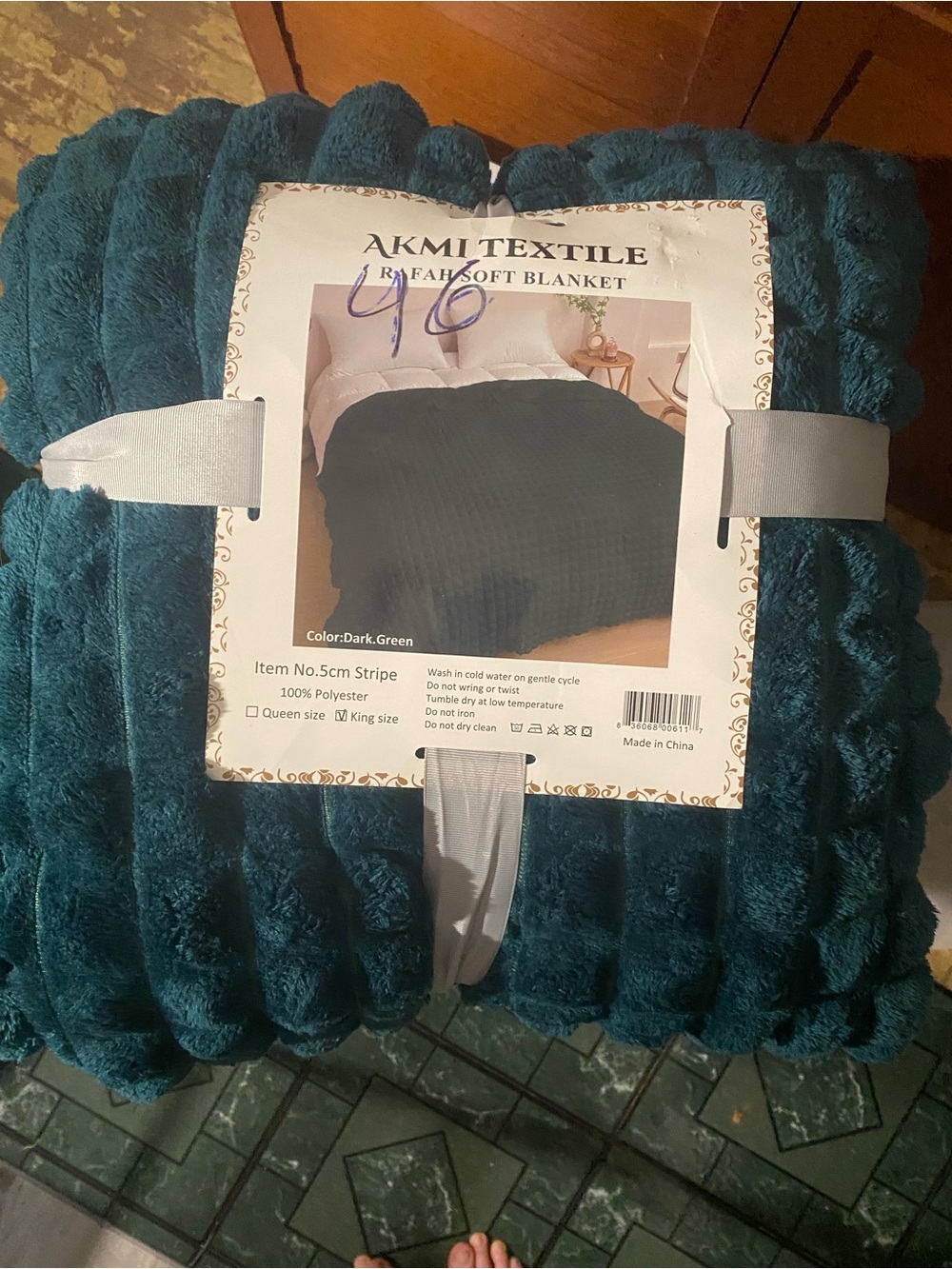 Dark Green Plush Throw Blanket